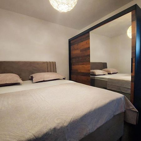 Apartments Onyx Sisak Eksteriør bilde